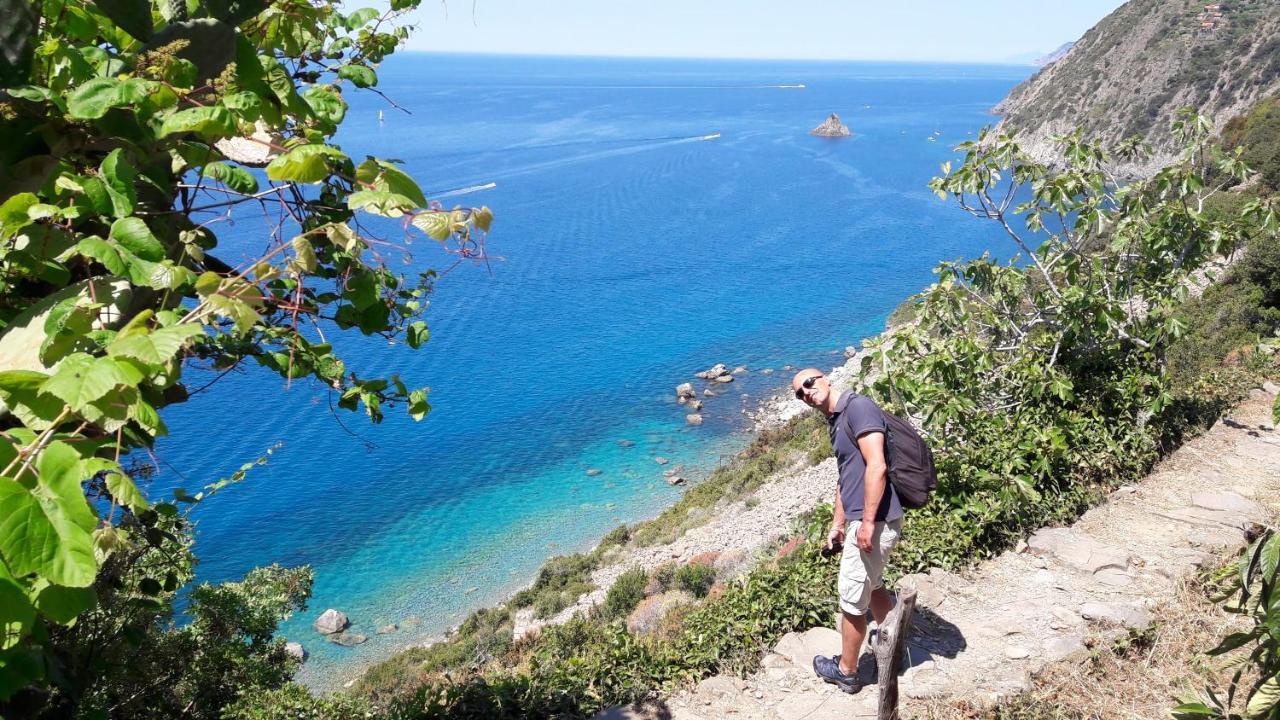 Mansard Apart Alba - Sea 5 Terre-Trekking-Excursions-Relax San Terenzo Eksteriør bilde